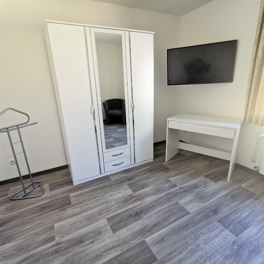 Apartment Aussen Pfui Innen Hui Monchengladbach